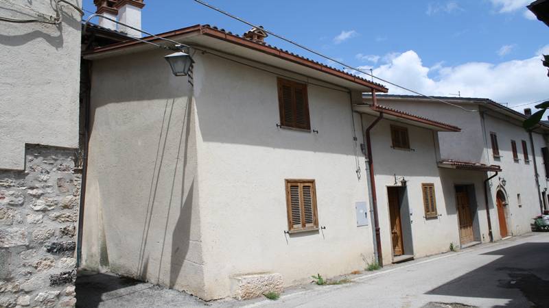 Detached house of 160 square meters on two levels, LPG ??central heati...