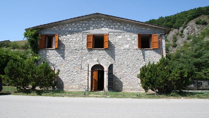 Independent villa of 180 sqm on 2 floors, with 4 bedrooms, 2 bathrooms...