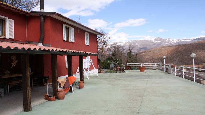 Detached house of 120 square meters on two levels, with large outdoor ...