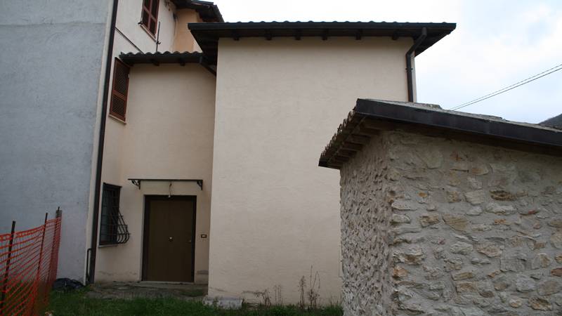 Detached house of 90 square meters on two levels, 1 living room, 1 kit...