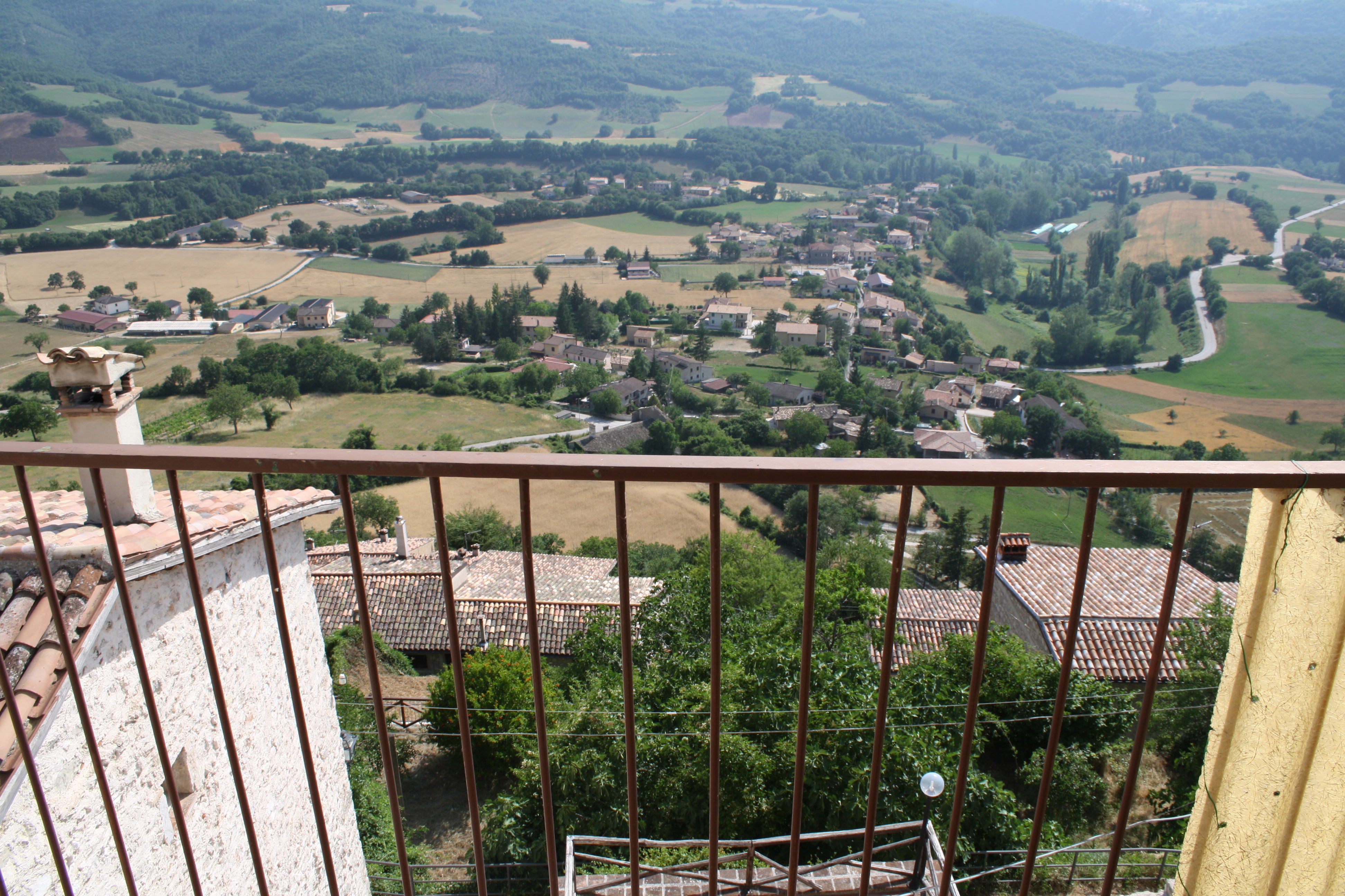 Abitazione indipendente, mq 100, 1 cucina, 1 sala, 3 camere, 1 bagno, ...