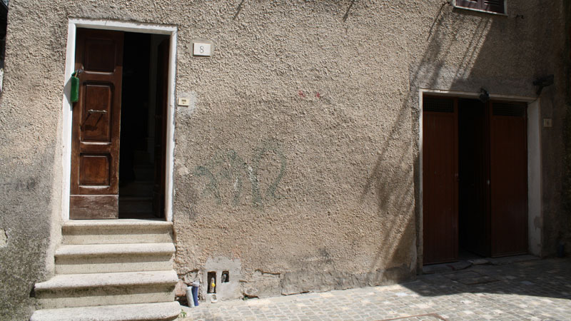 Cielo terra 2 livelli, di mq 140, 3 camere, 2 bagni salone e cucina, t...