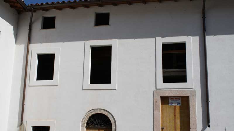 Townhouse of 160 sqm on two levels with adjoining small courtyard and ...