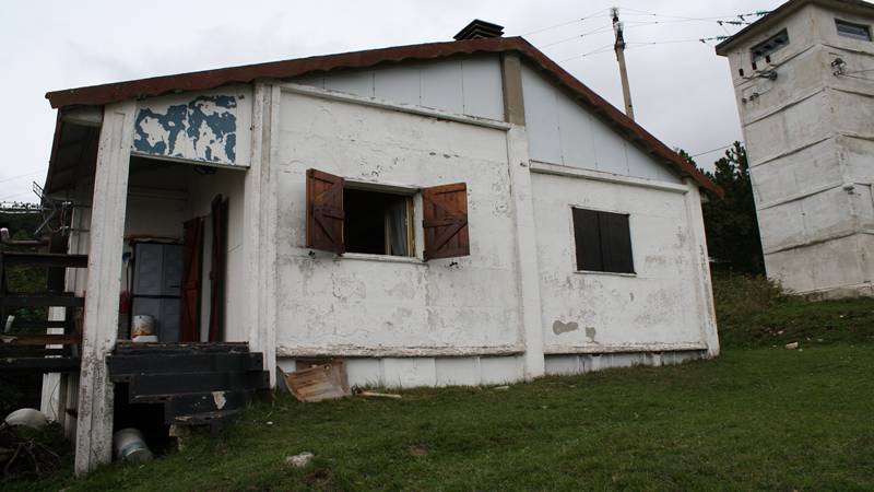 Detached house of 60 square meters with land. kitchen, living room, 2 ...