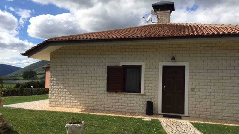 Villa indipendente con 130 metri quadrati, completa di tutti i lussi. ...