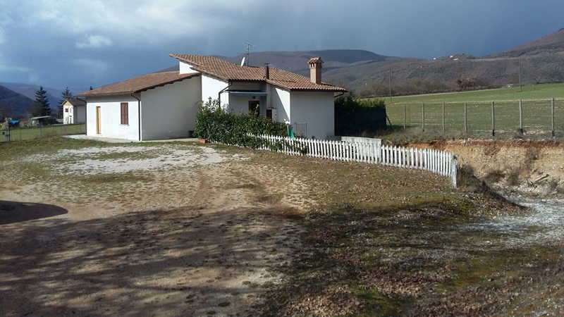 Detached house 130 sqm , living room , kitchen, hallway , three bedroo...