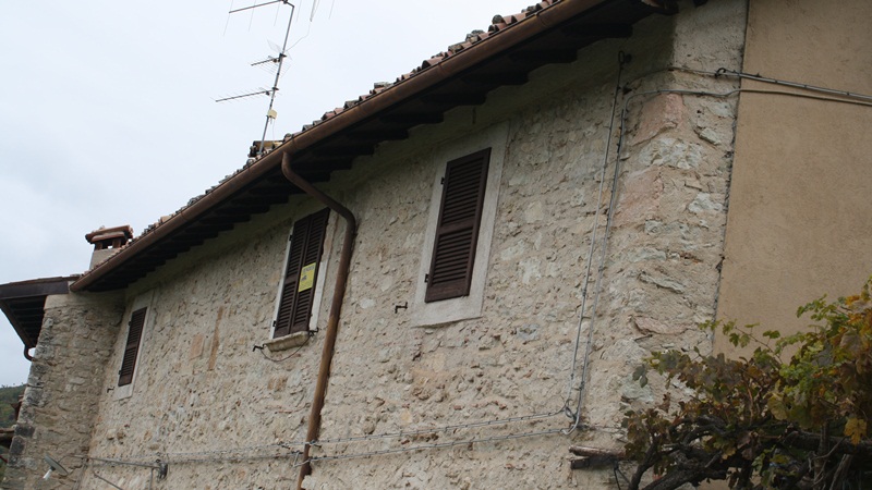 detached house of 60 sqm approx composed of kitchen with fireplace, tw...