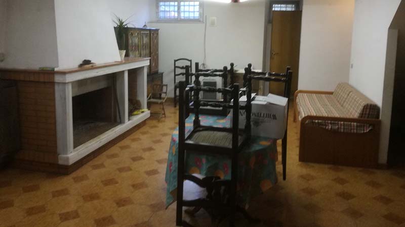 Villetta a schiera con garage e giardino, composta da sala hobby con c...