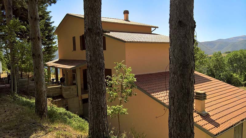 250 square meters plus cubic space of 250/300 to be constructed, 1400 ...