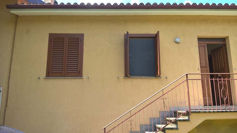 Approximately 120/130 sq.m. on the ground floor entrance hallway kitch...