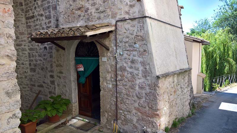 Abitazione cielo terra in pietra, ingresso, soggiorno con ca...